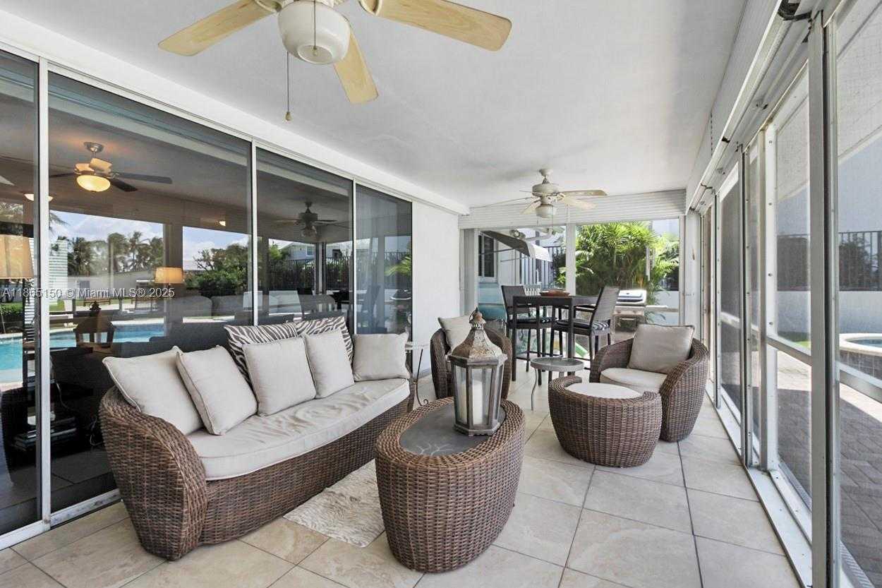 Small Image of 19125 WATERWAY RD, Jupiter Number 20
