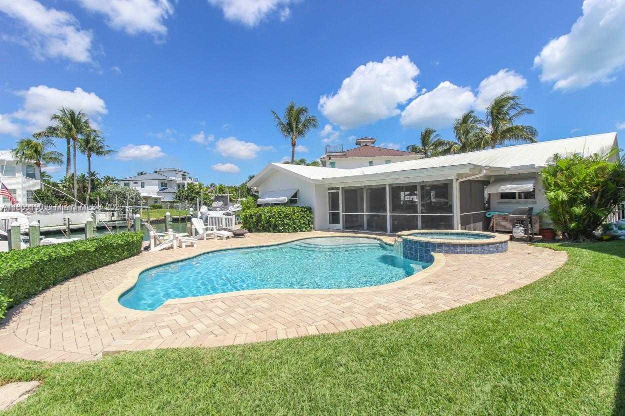 Small Image of 19125 WATERWAY RD, Jupiter Number 22