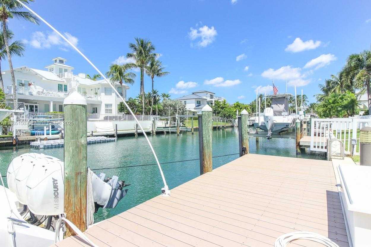 Small Image of 19125 WATERWAY RD, Jupiter Number 23