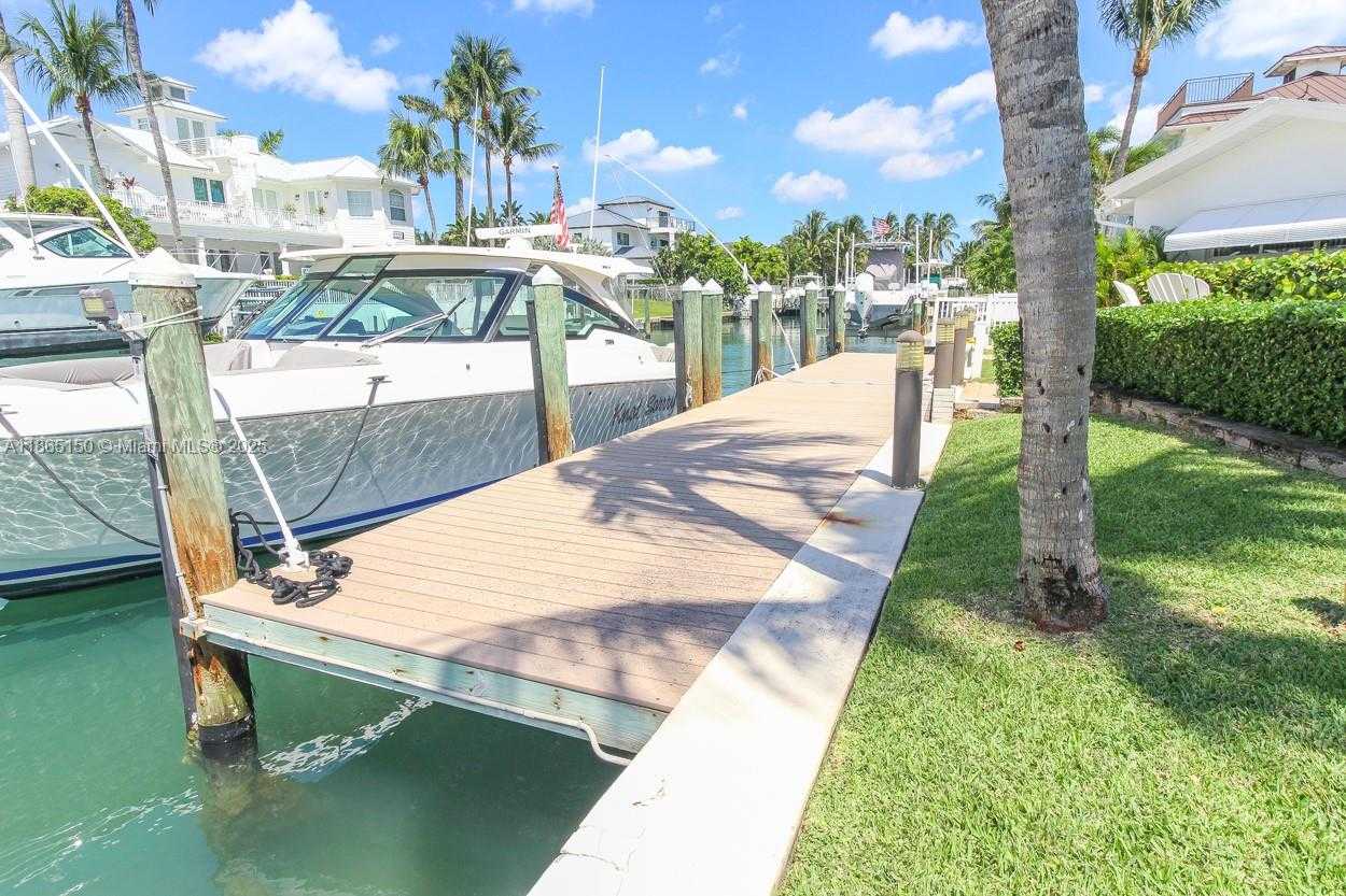 Small Image of 19125 WATERWAY RD, Jupiter Number 24