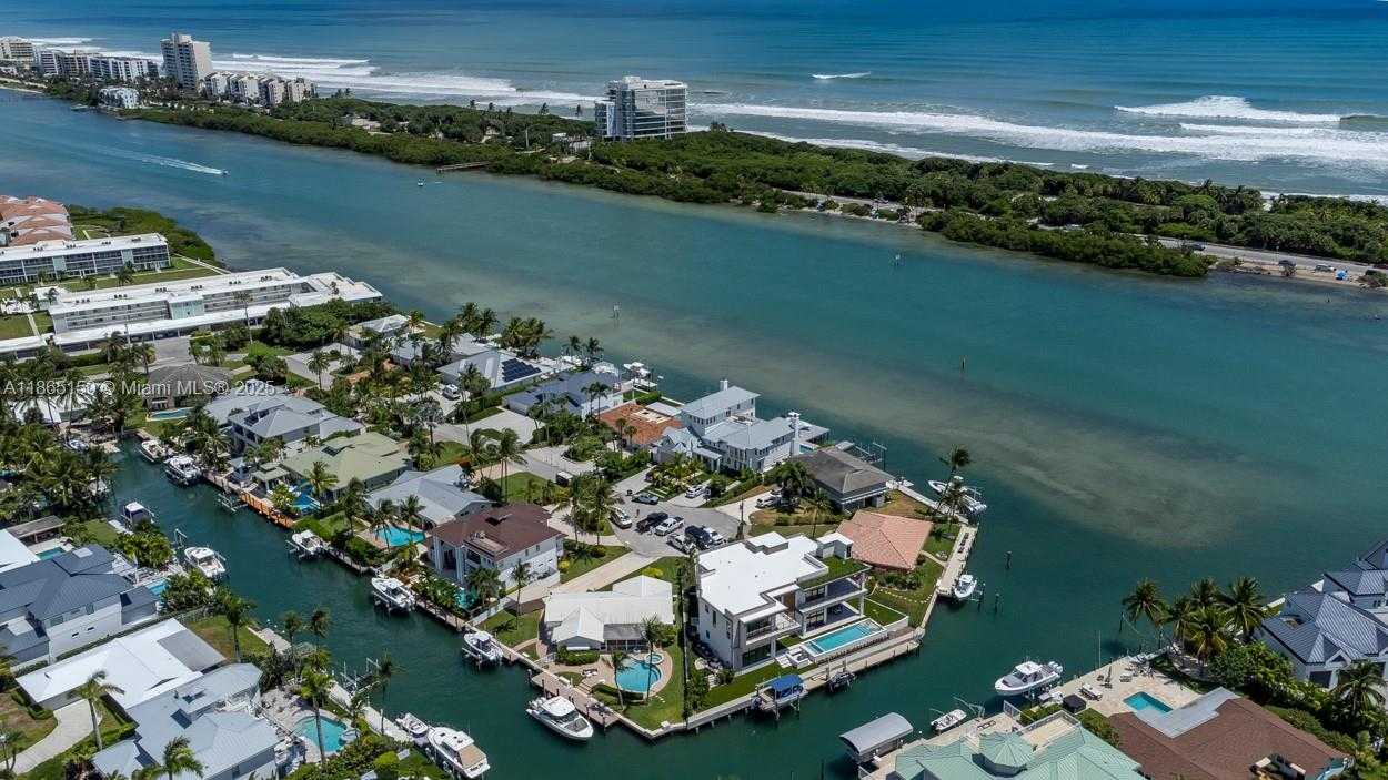Small Image of 19125 WATERWAY RD, Jupiter Number 29