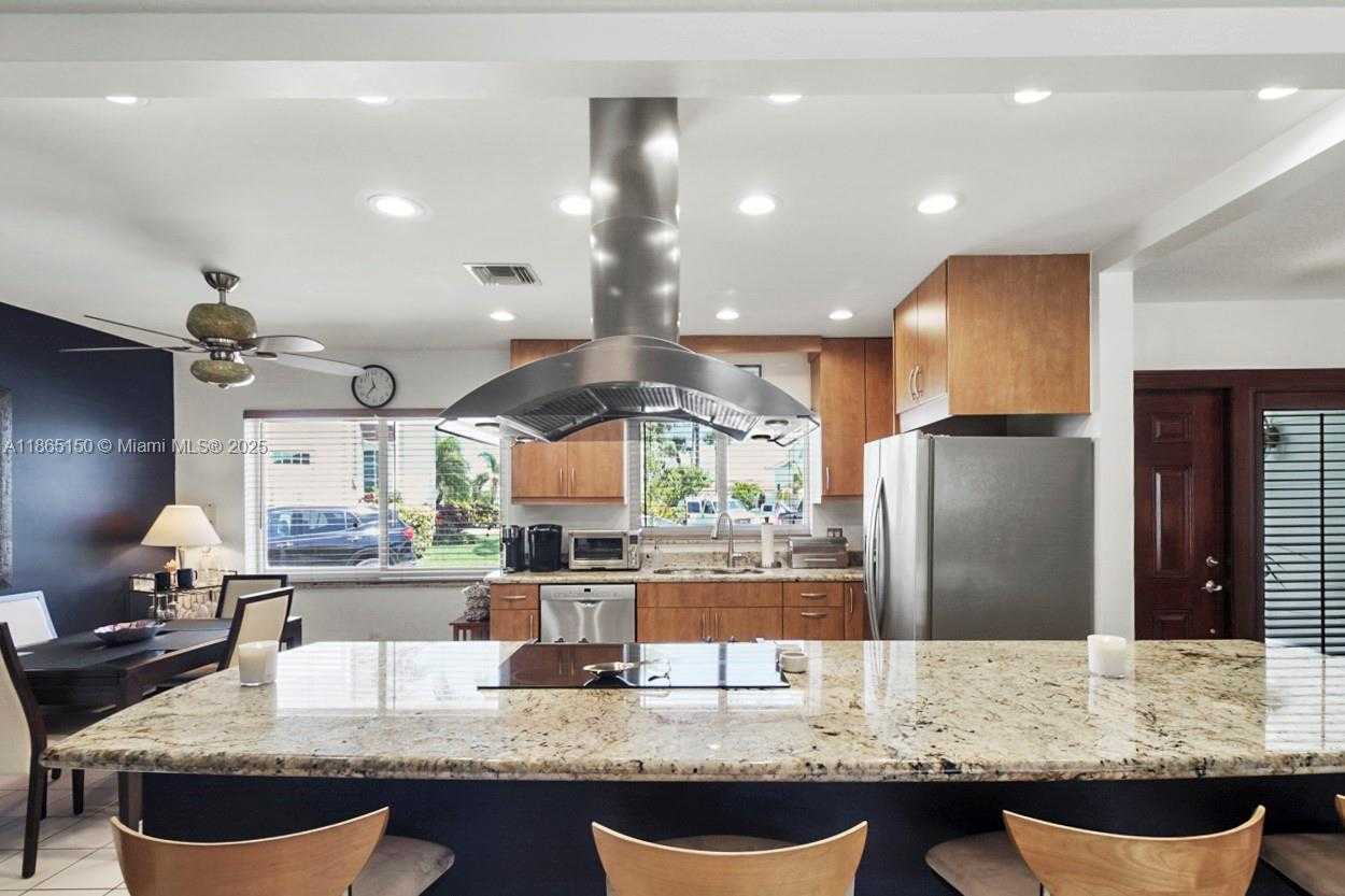 Small Image of 19125 WATERWAY RD, Jupiter Number 3