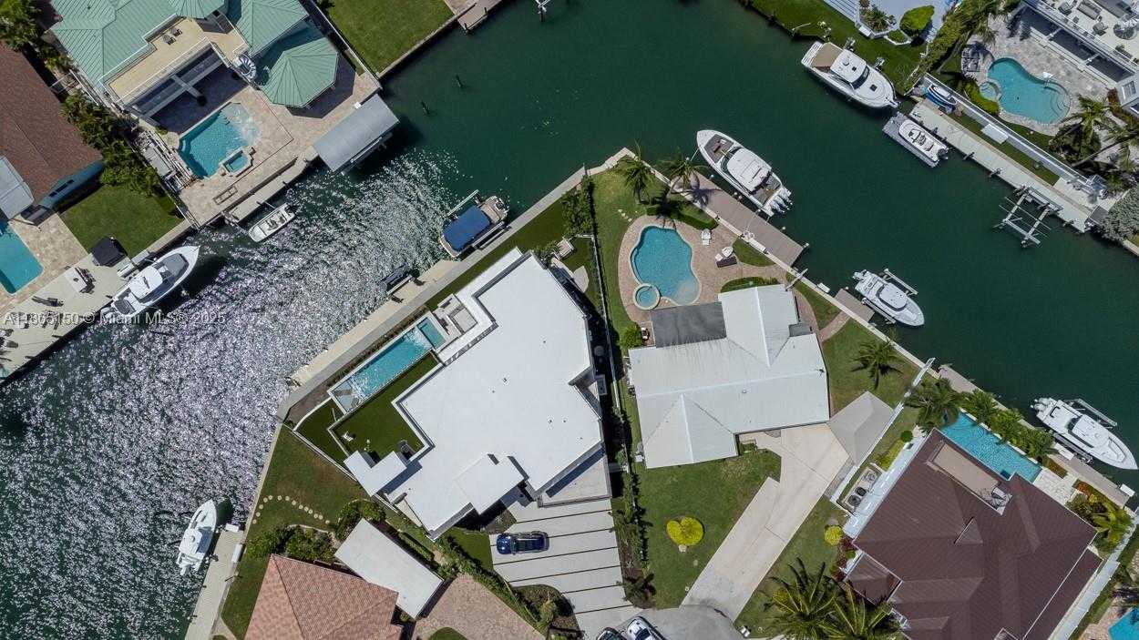Small Image of 19125 WATERWAY RD, Jupiter Number 30