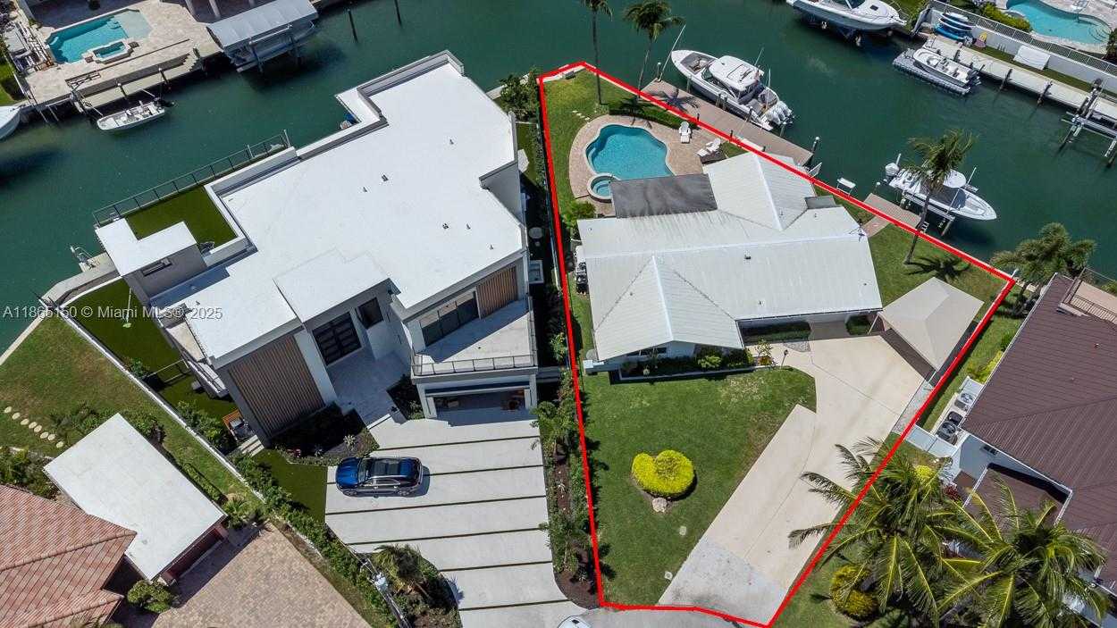 Small Image of 19125 WATERWAY RD, Jupiter Number 31