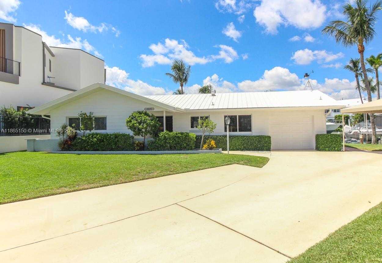 Small Image of 19125 WATERWAY RD, Jupiter Number 33