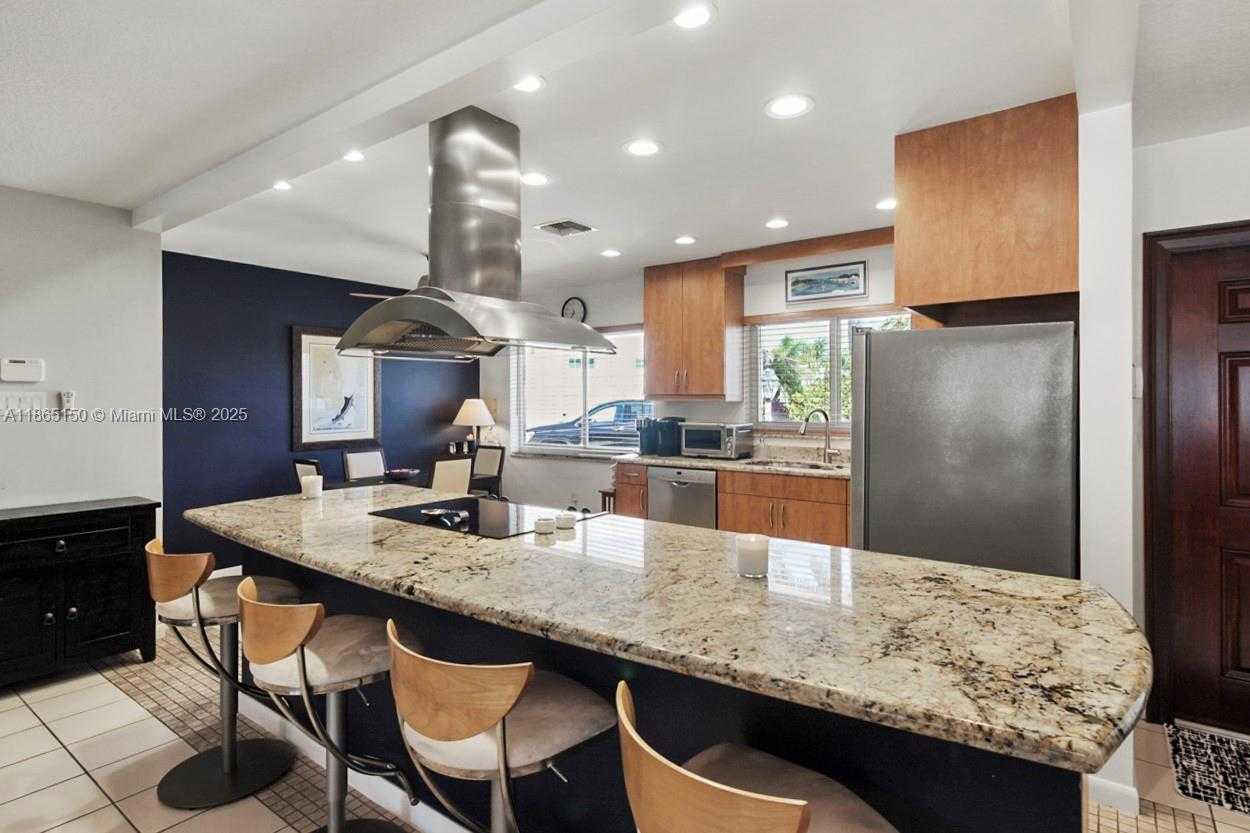 Small Image of 19125 WATERWAY RD, Jupiter Number 4