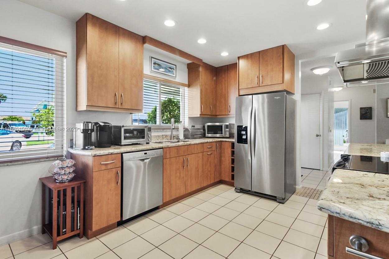 Small Image of 19125 WATERWAY RD, Jupiter Number 6