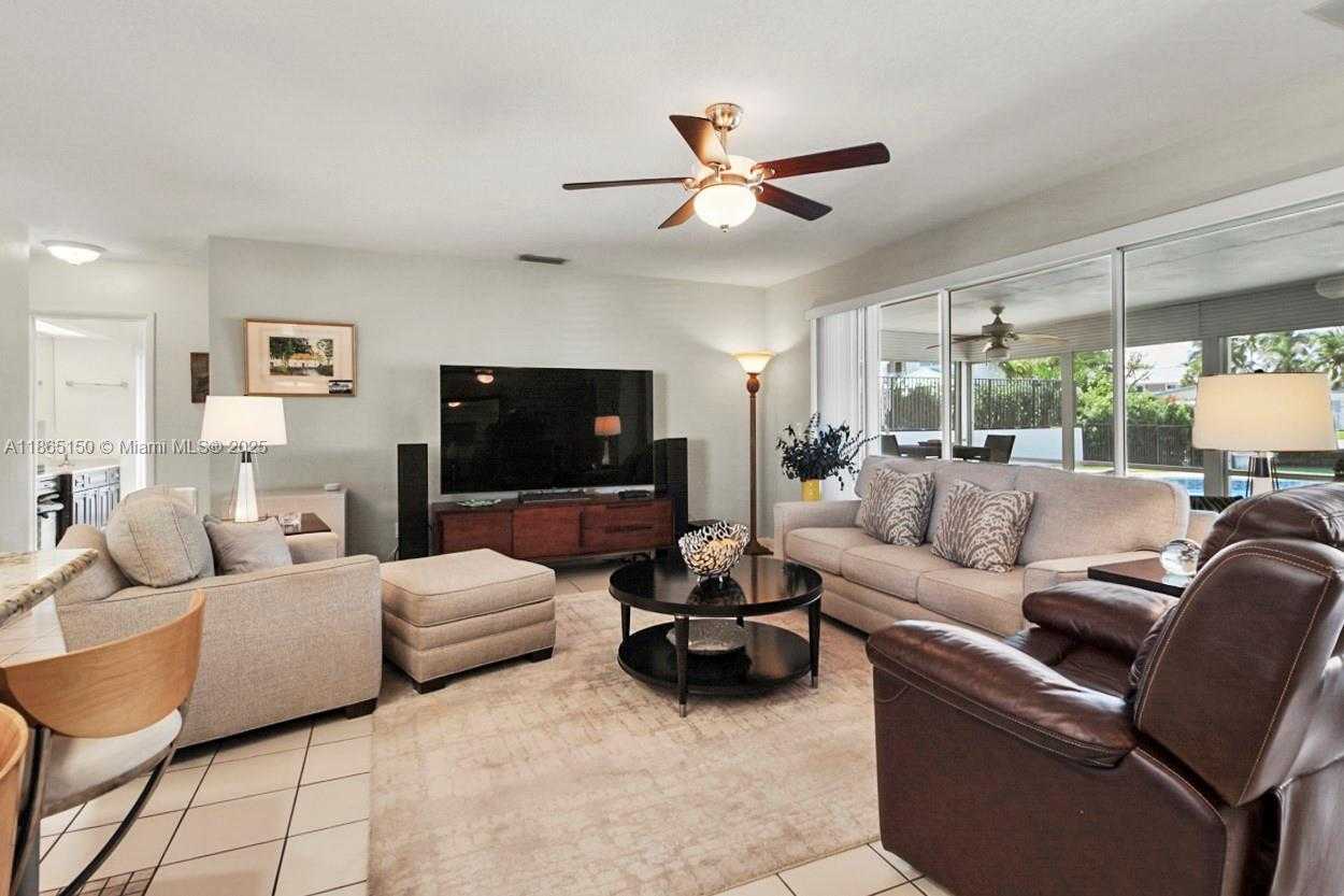 Small Image of 19125 WATERWAY RD, Jupiter Number 7