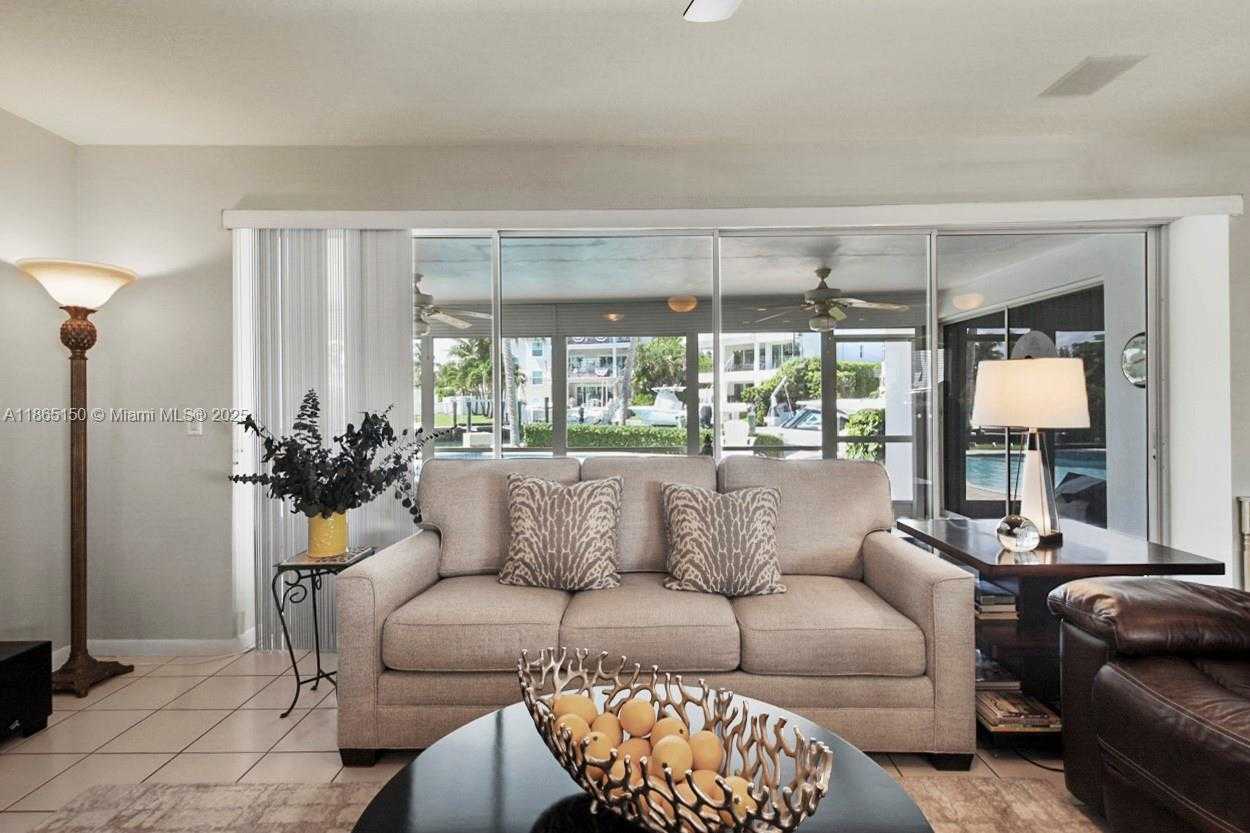 Small Image of 19125 WATERWAY RD, Jupiter Number 8