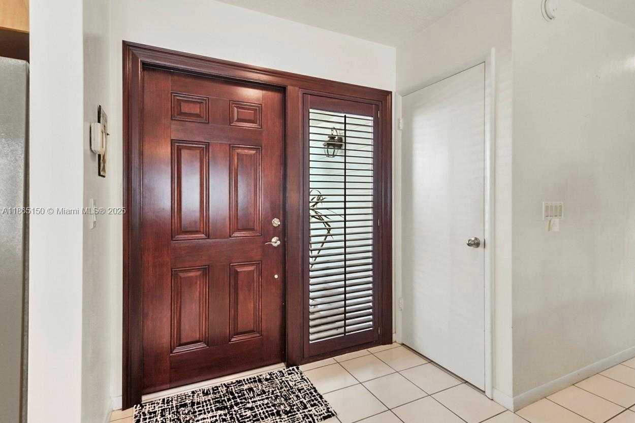 Small Image of 19125 WATERWAY RD, Jupiter Number 9