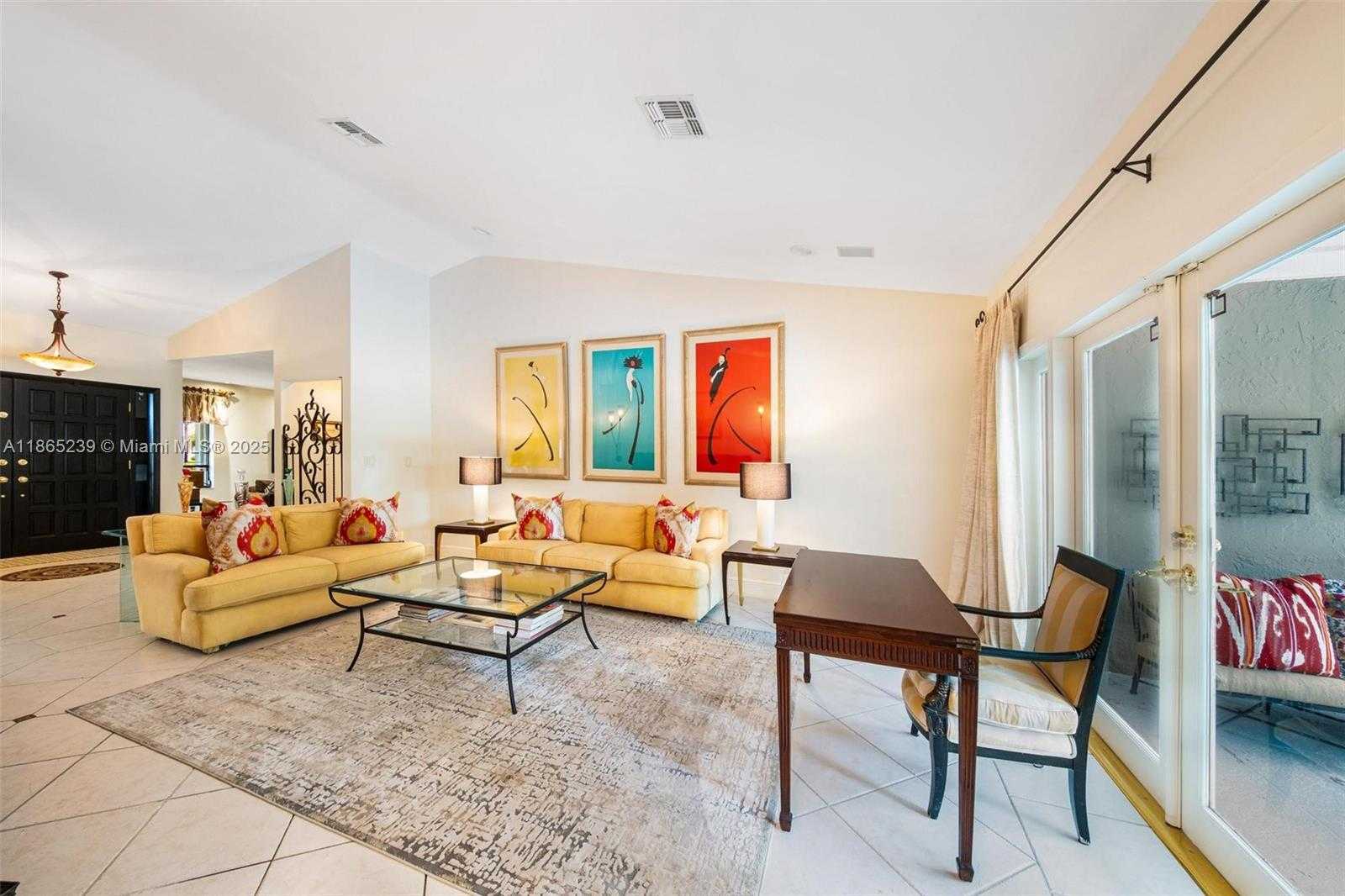 Small Image of 2362 NORTH EAST 212TH TER, Miami Number 19