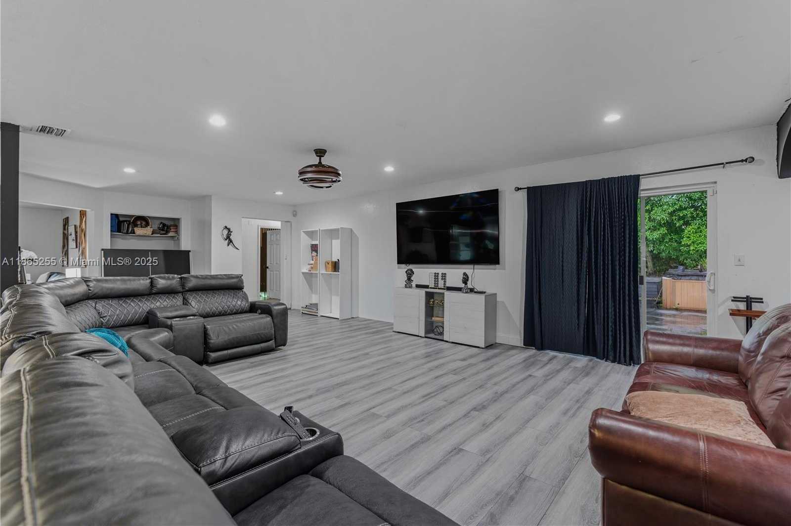 Small Image of 1672 NORTH WEST 192ND TER, Miami Gardens Number 17