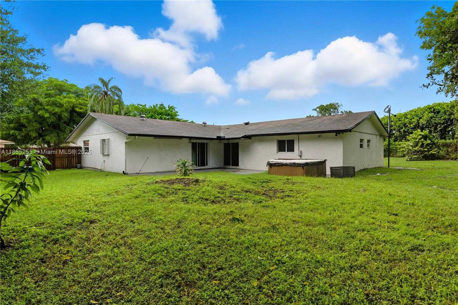 Small Image of 1672 NORTH WEST 192ND TER, Miami Gardens Number 36