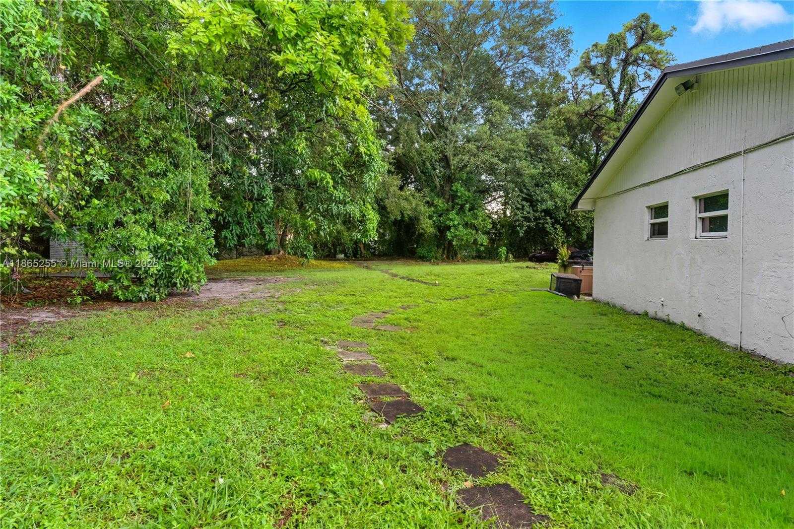 Small Image of 1672 NORTH WEST 192ND TER, Miami Gardens Number 37