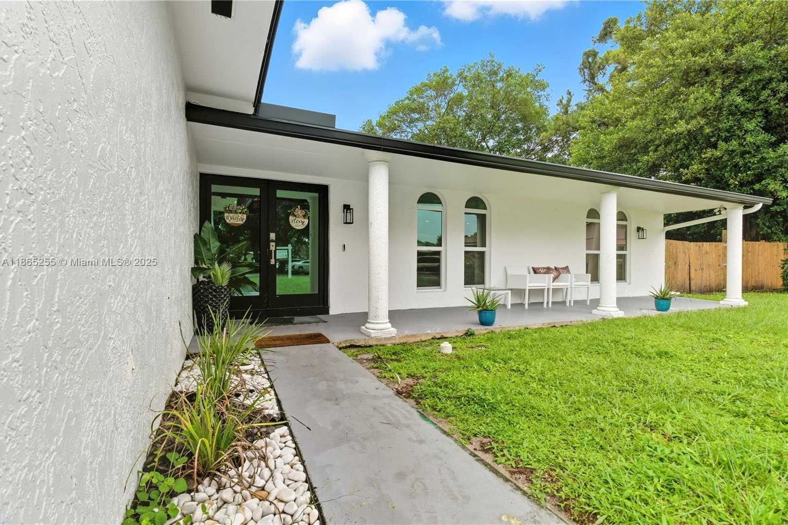 Small Image of 1672 NORTH WEST 192ND TER, Miami Gardens Number 40