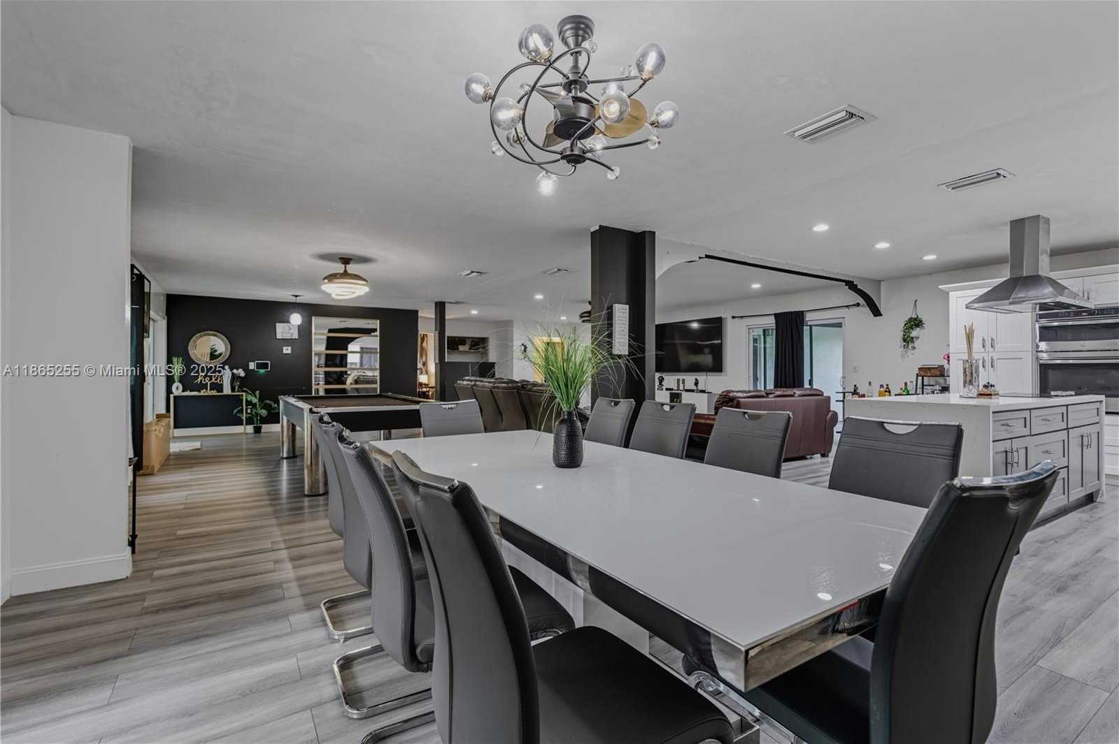 Small Image of 1672 NORTH WEST 192ND TER, Miami Gardens Number 9