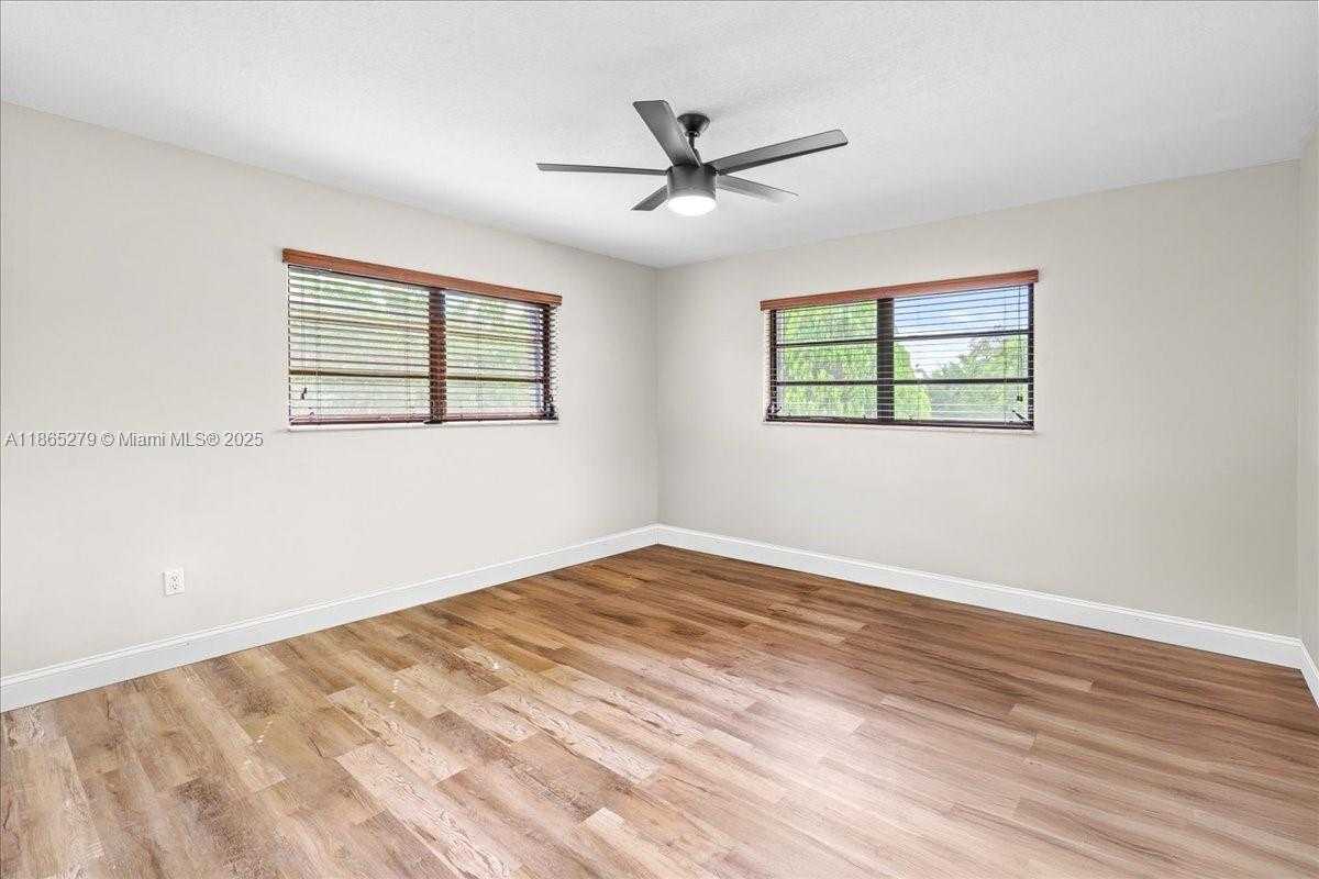 Small Image of 19926 SOUTH WEST 326TH ST, Homestead Number 42