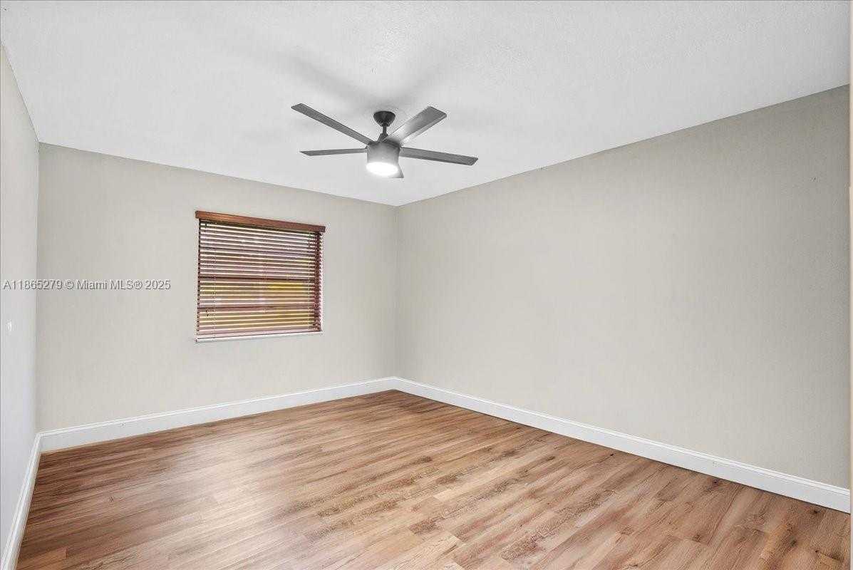 Small Image of 19926 SOUTH WEST 326TH ST, Homestead Number 43
