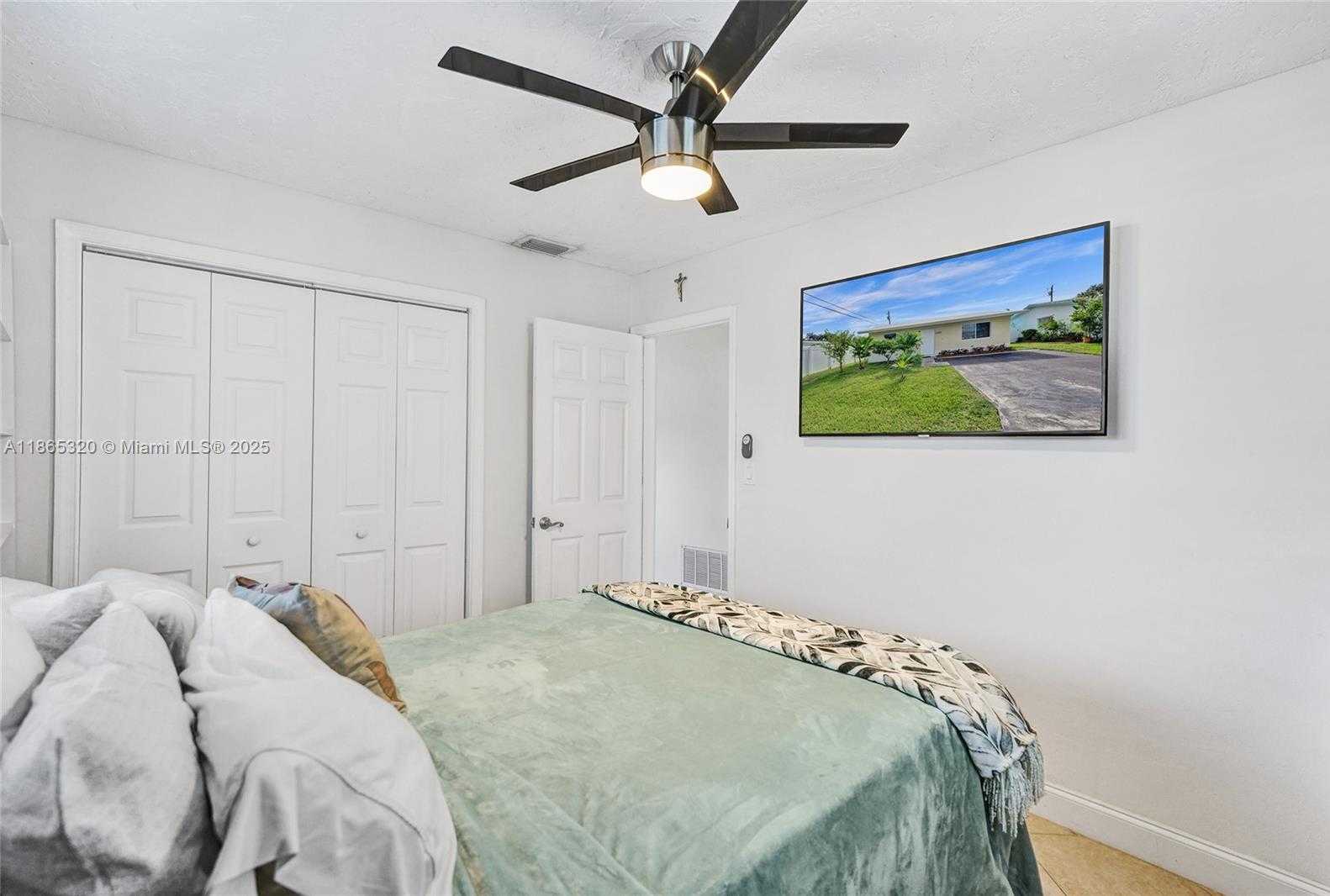 Small Image of 5404 NORTH WEST 26TH AVE, Tamarac Number 11
