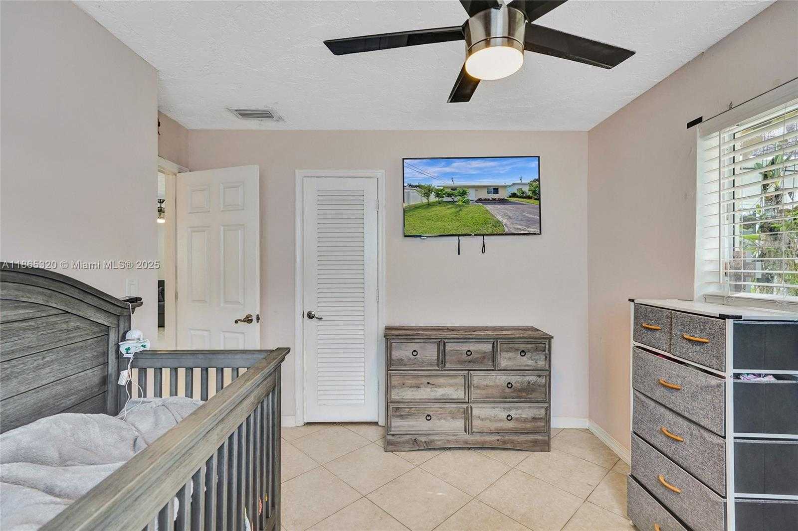 Small Image of 5404 NORTH WEST 26TH AVE, Tamarac Number 13