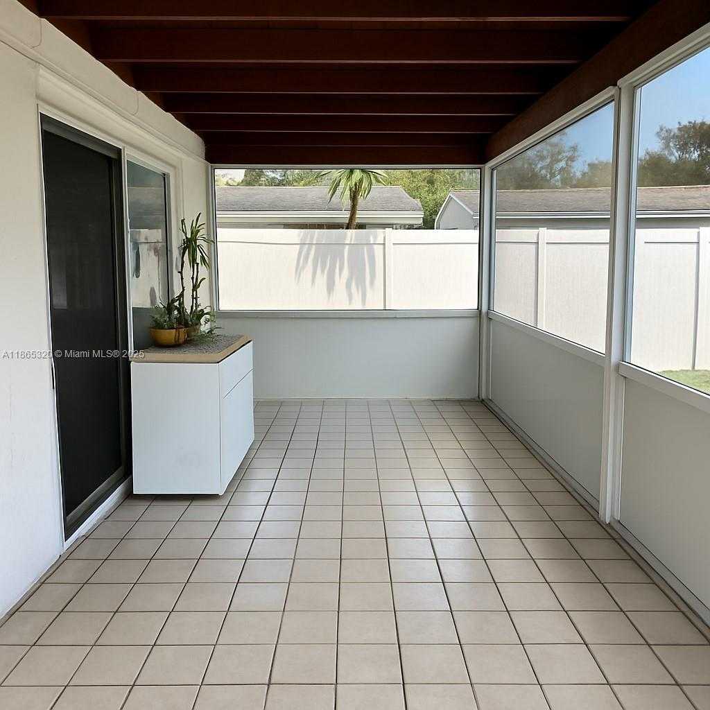Small Image of 5404 NORTH WEST 26TH AVE, Tamarac Number 14