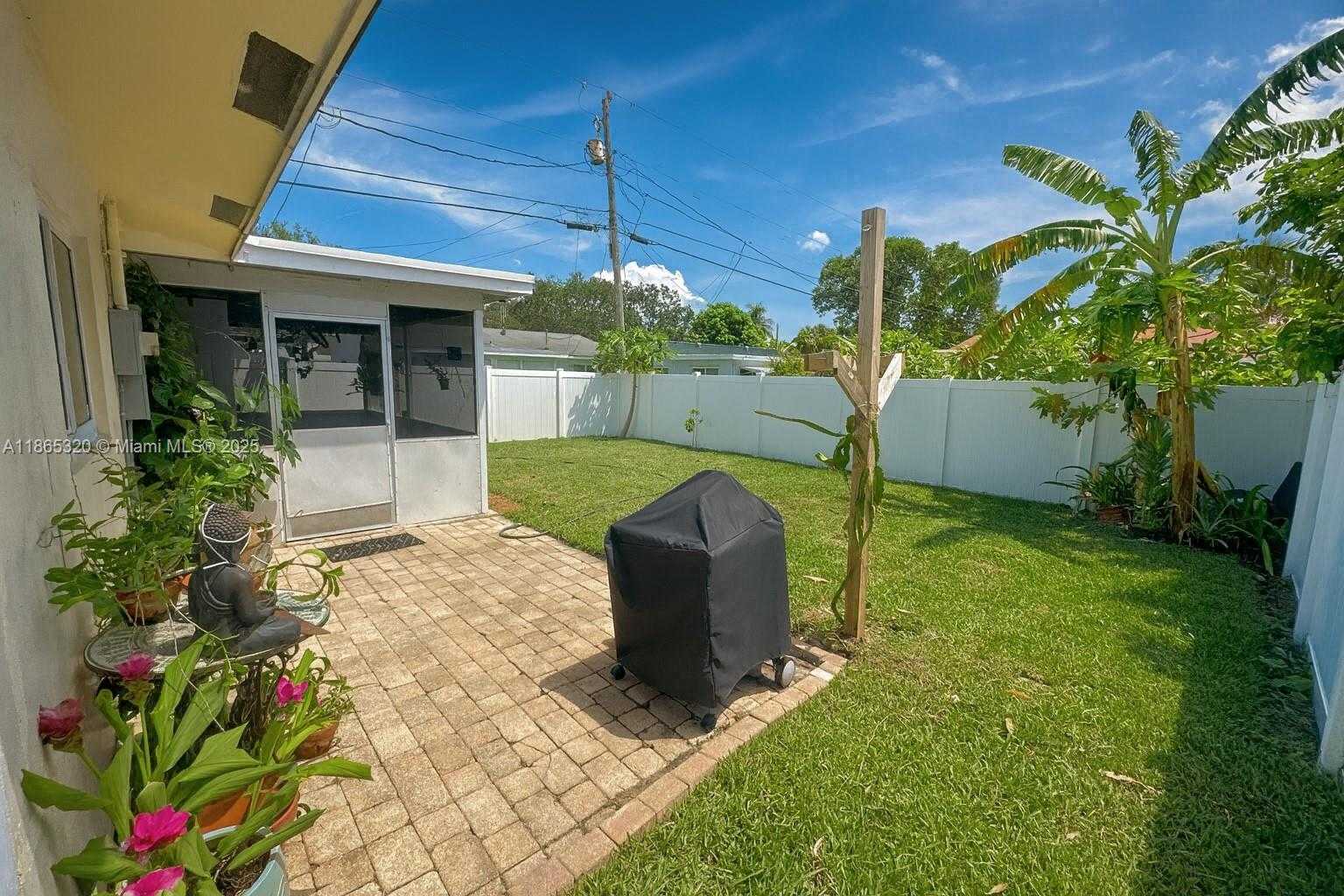 Small Image of 5404 NORTH WEST 26TH AVE, Tamarac Number 16