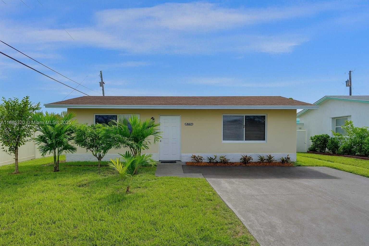 Small Image of 5404 NORTH WEST 26TH AVE, Tamarac Number 2