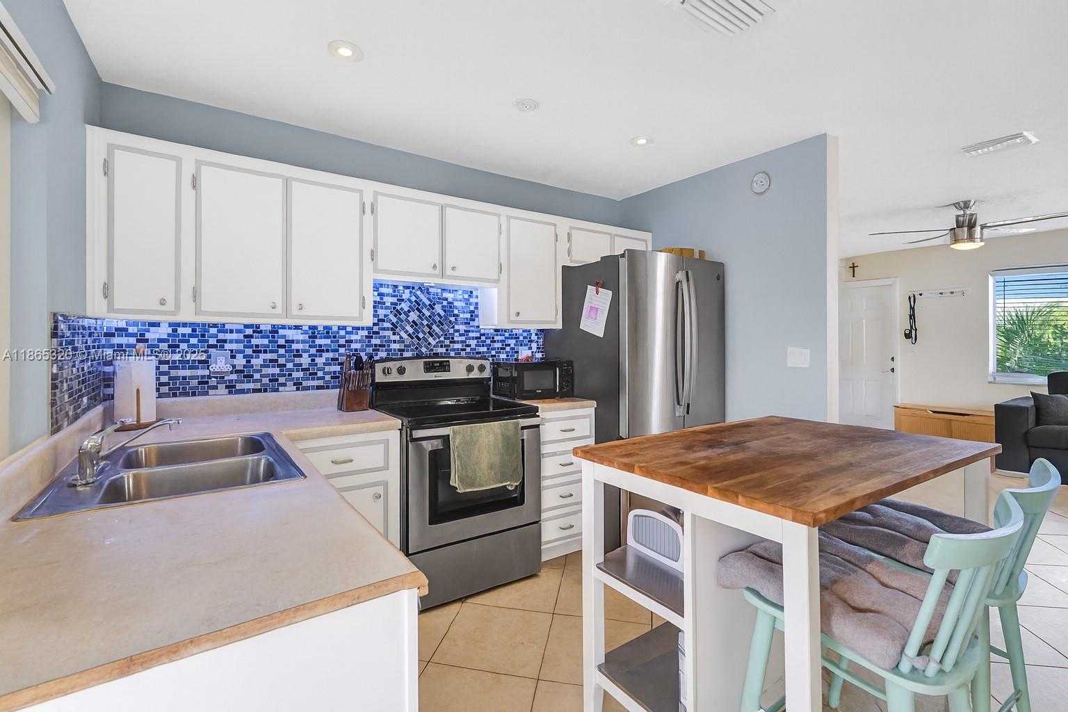 Small Image of 5404 NORTH WEST 26TH AVE, Tamarac Number 3
