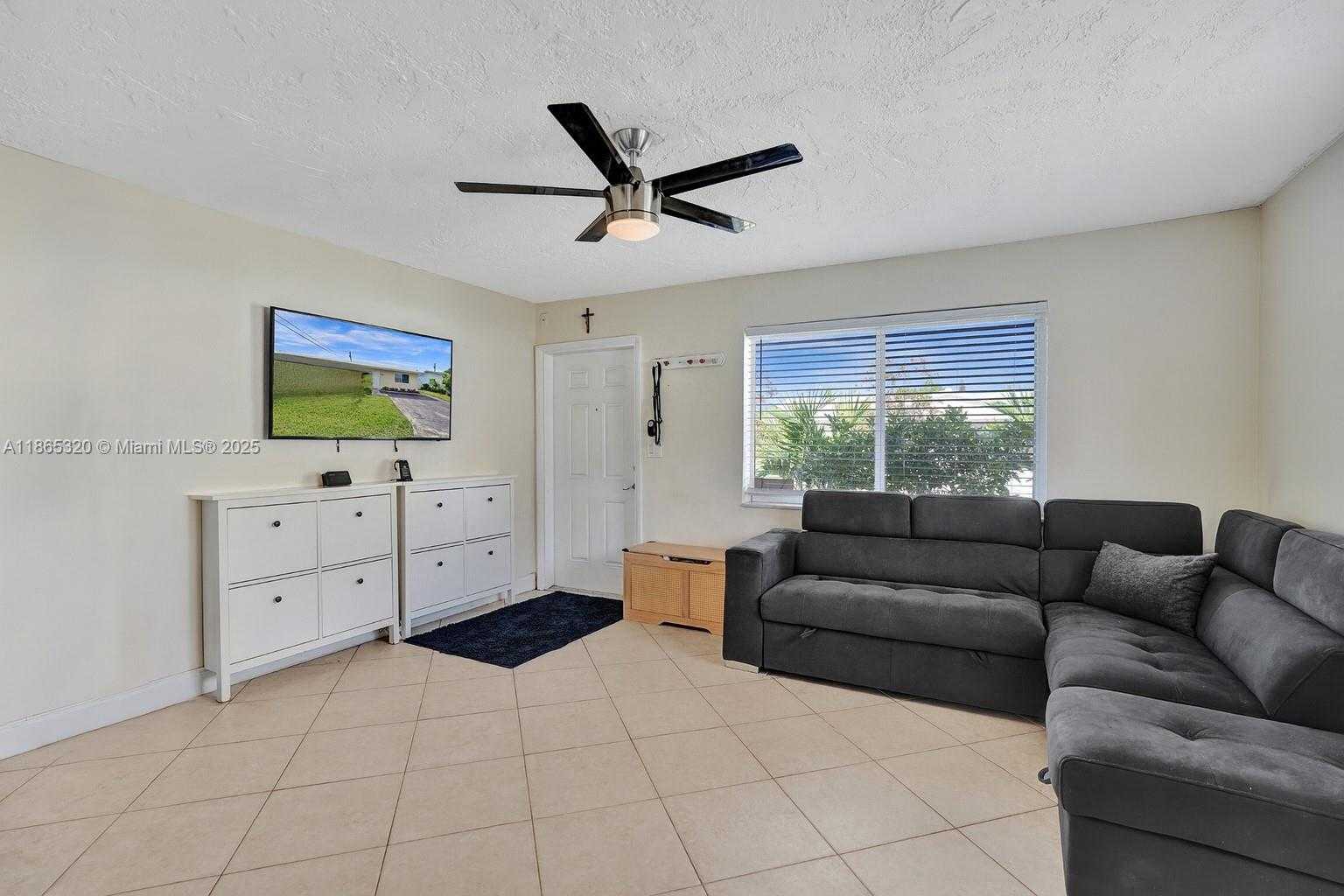 Small Image of 5404 NORTH WEST 26TH AVE, Tamarac Number 6