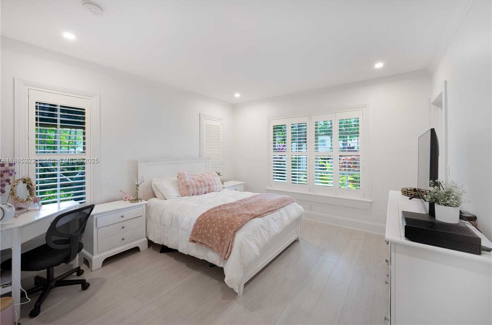 Small Image of 746 MARBLE CT, Boca Raton Number 19