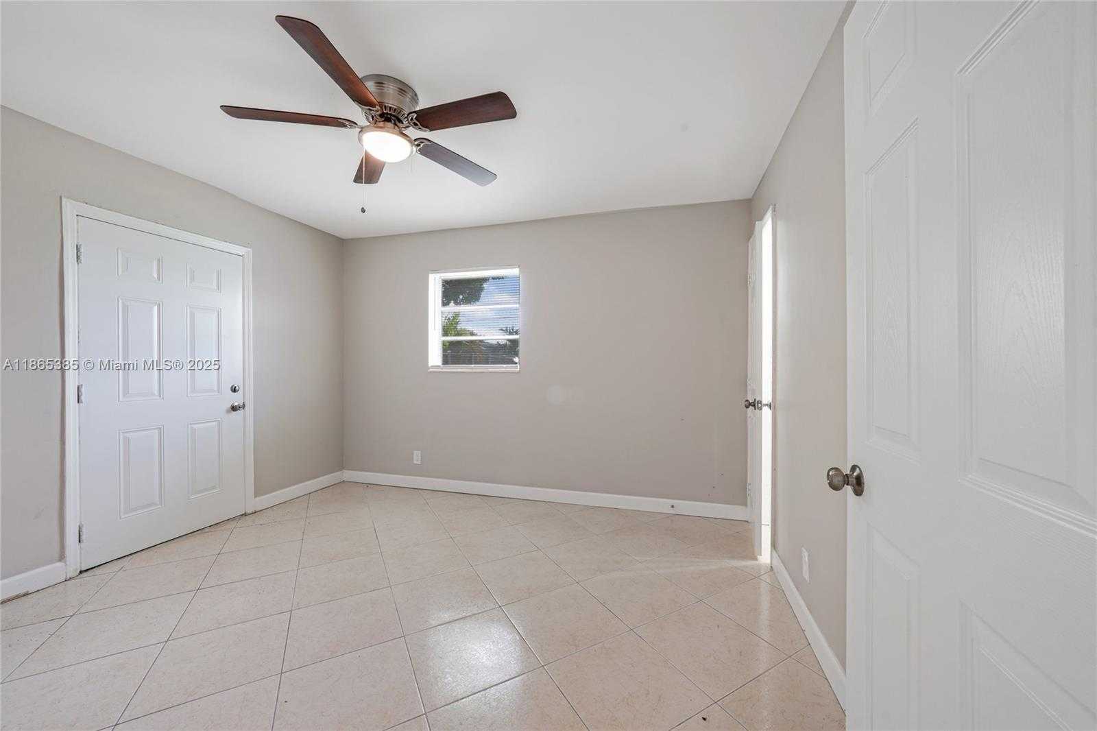 Small Image of 1721 SOUTH WEST 46TH AVE, Fort Lauderdale Number 12