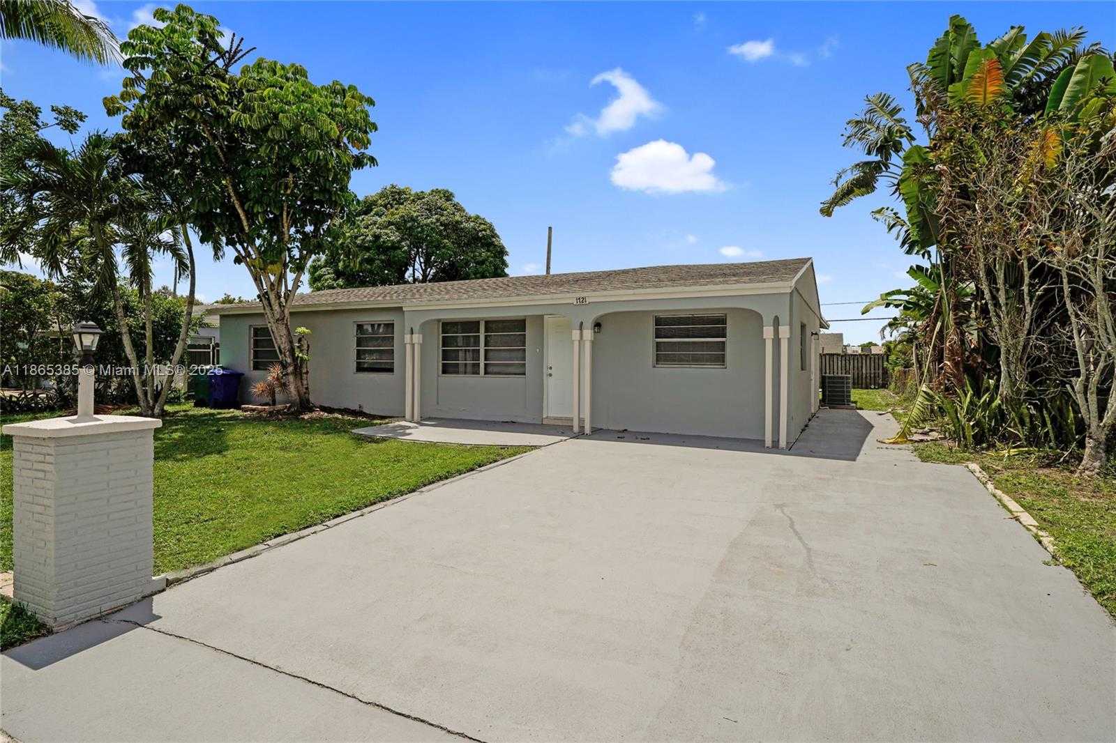 Small Image of 1721 SOUTH WEST 46TH AVE, Fort Lauderdale Number 2