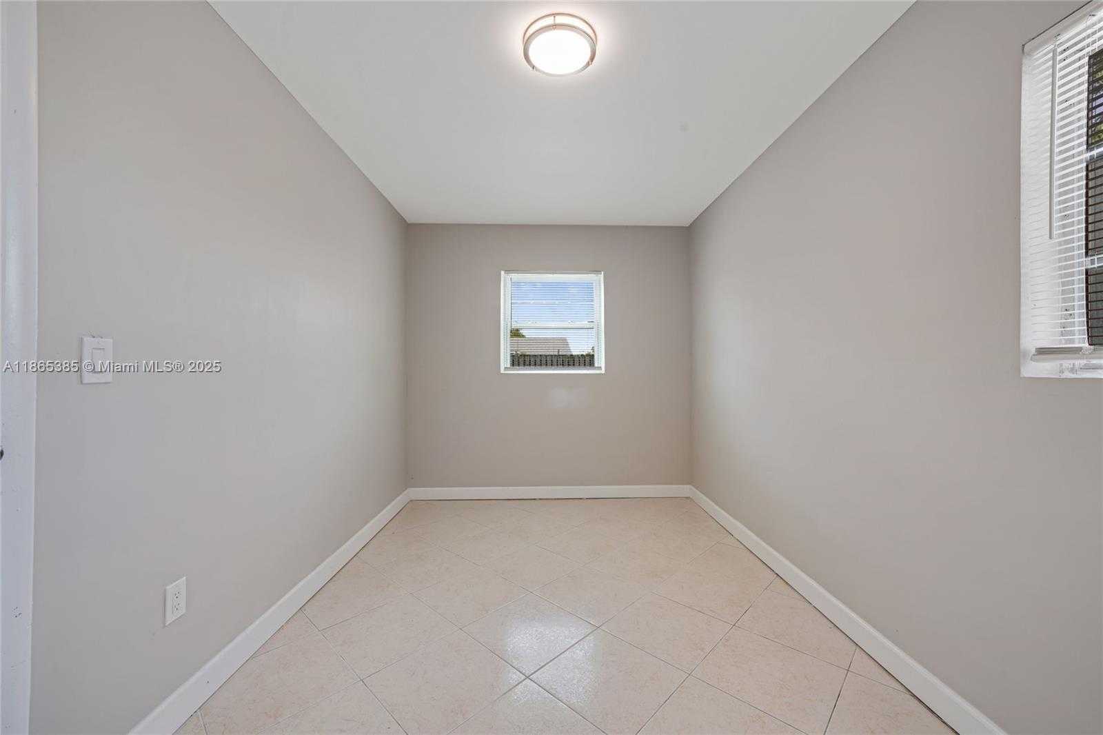Small Image of 1721 SOUTH WEST 46TH AVE, Fort Lauderdale Number 23
