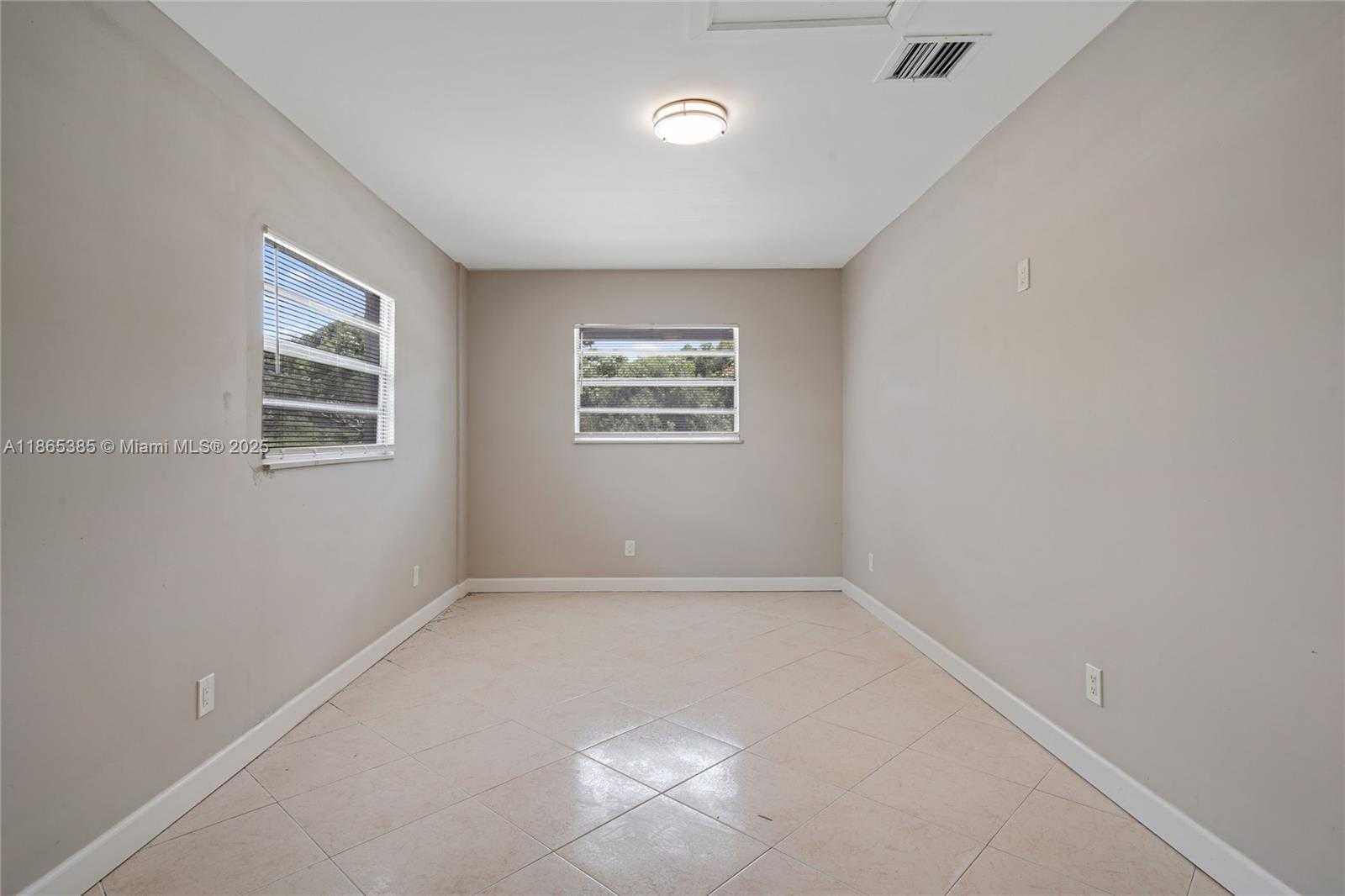Small Image of 1721 SOUTH WEST 46TH AVE, Fort Lauderdale Number 28