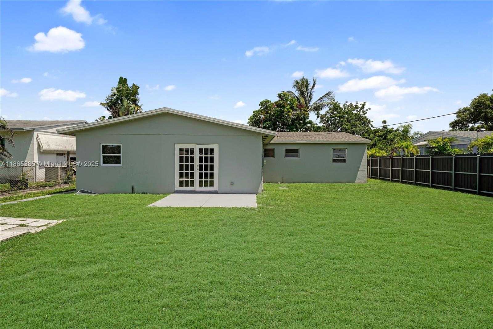 Small Image of 1721 SOUTH WEST 46TH AVE, Fort Lauderdale Number 31