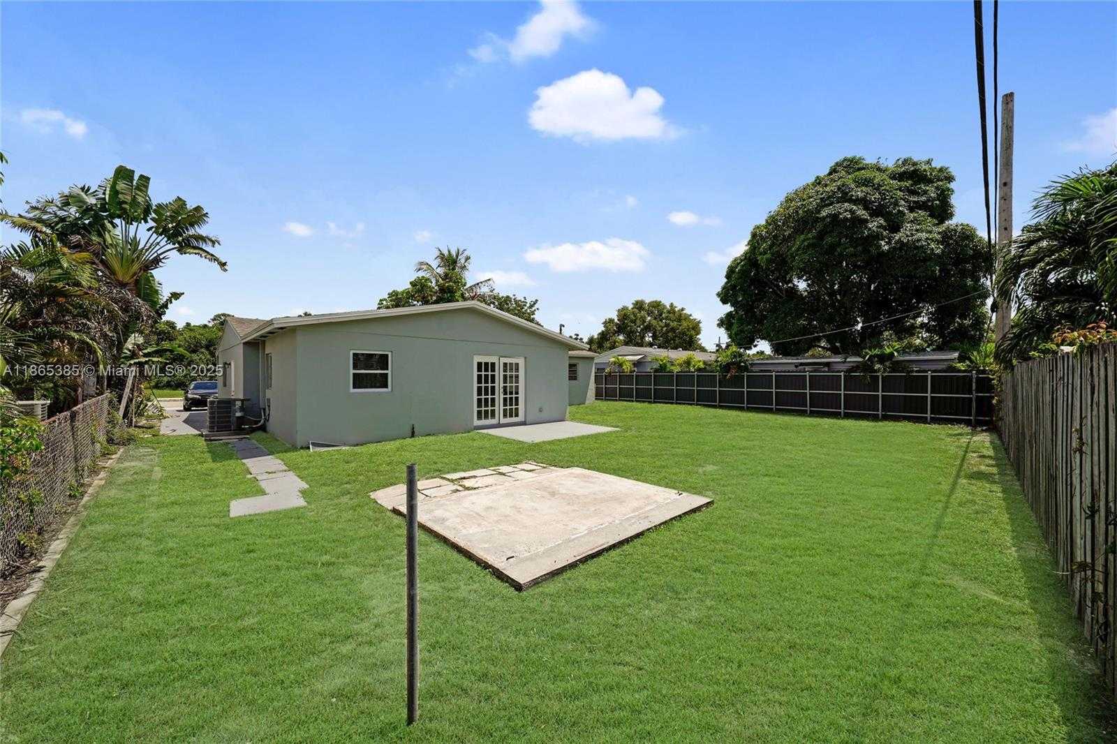 Small Image of 1721 SOUTH WEST 46TH AVE, Fort Lauderdale Number 36