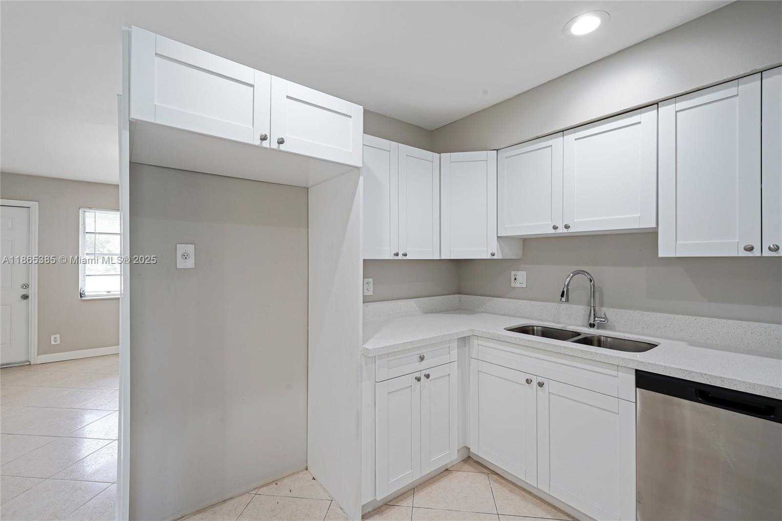 Small Image of 1721 SOUTH WEST 46TH AVE, Fort Lauderdale Number 8