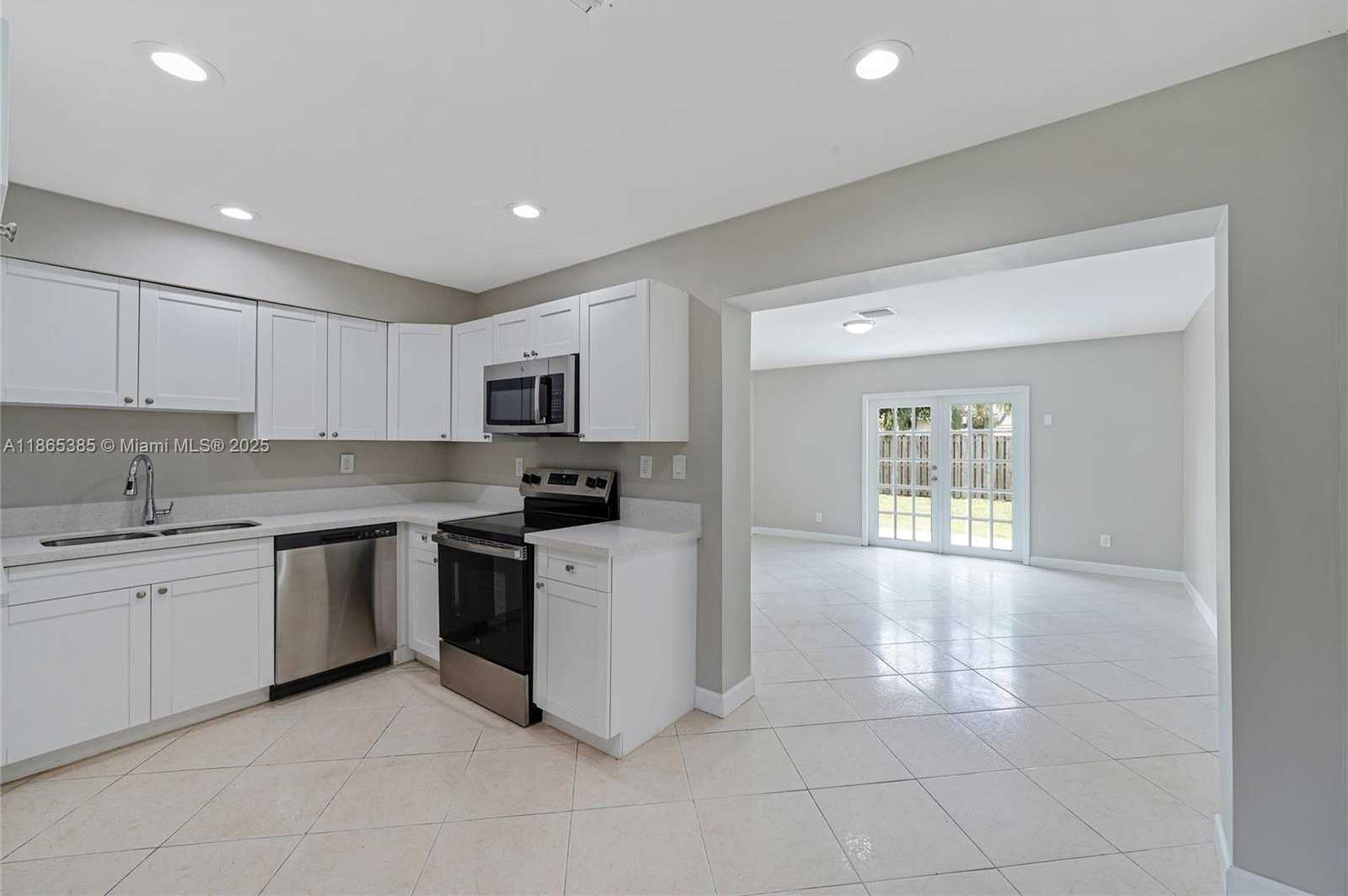 Small Image of 1721 SOUTH WEST 46TH AVE, Fort Lauderdale Number 9