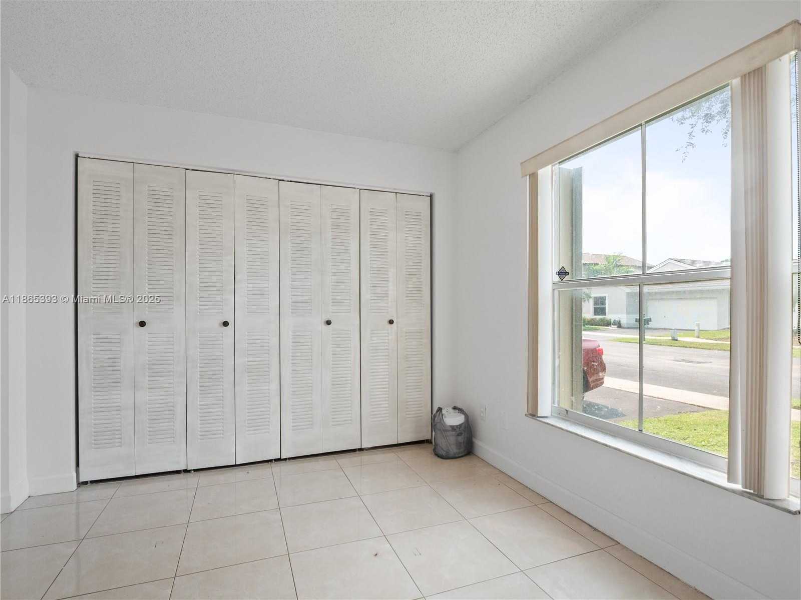 Small Image of 19253 NORTH WEST 22ND ST, Pembroke Pines Number 10
