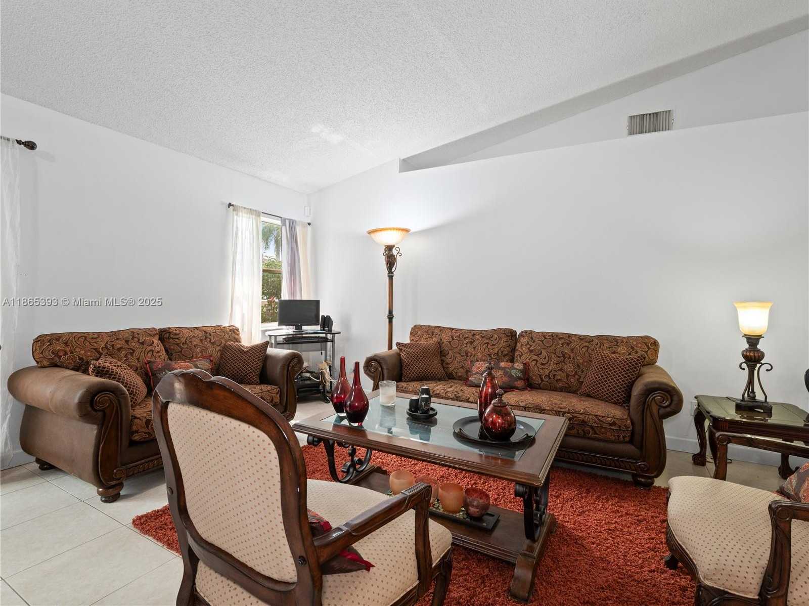 Small Image of 19253 NORTH WEST 22ND ST, Pembroke Pines Number 17