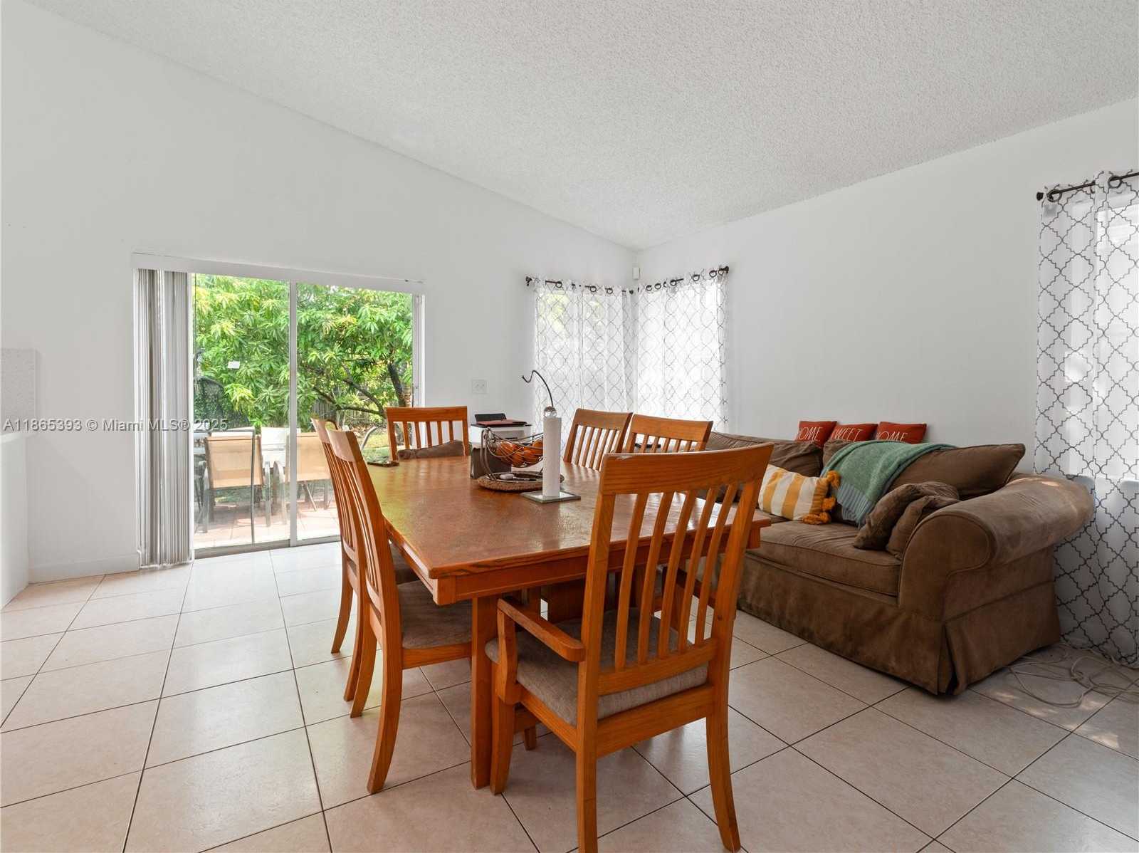 Small Image of 19253 NORTH WEST 22ND ST, Pembroke Pines Number 18