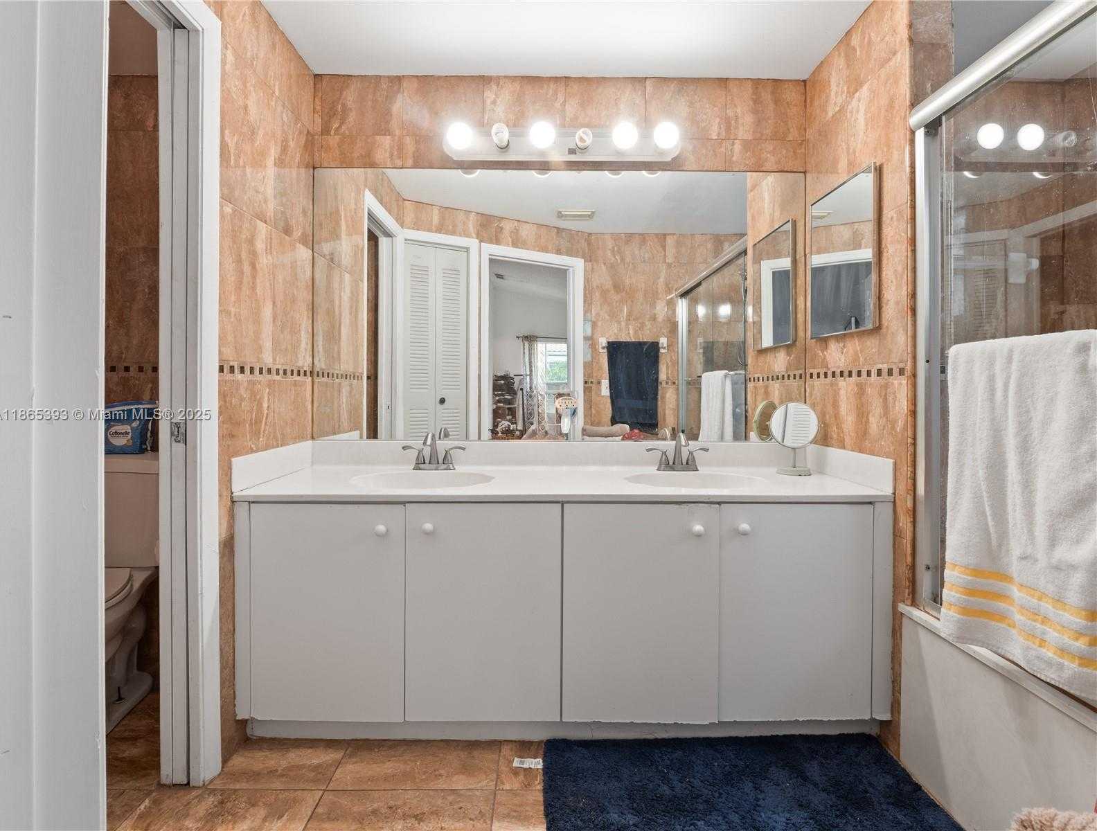 Small Image of 19253 NORTH WEST 22ND ST, Pembroke Pines Number 24