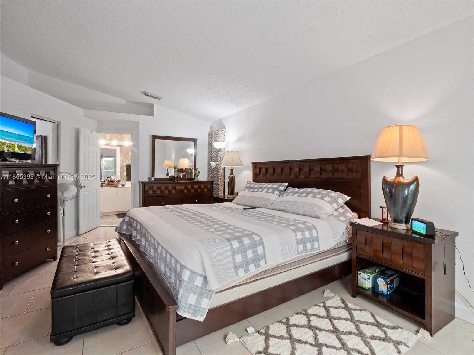 Small Image of 19253 NORTH WEST 22ND ST, Pembroke Pines Number 29