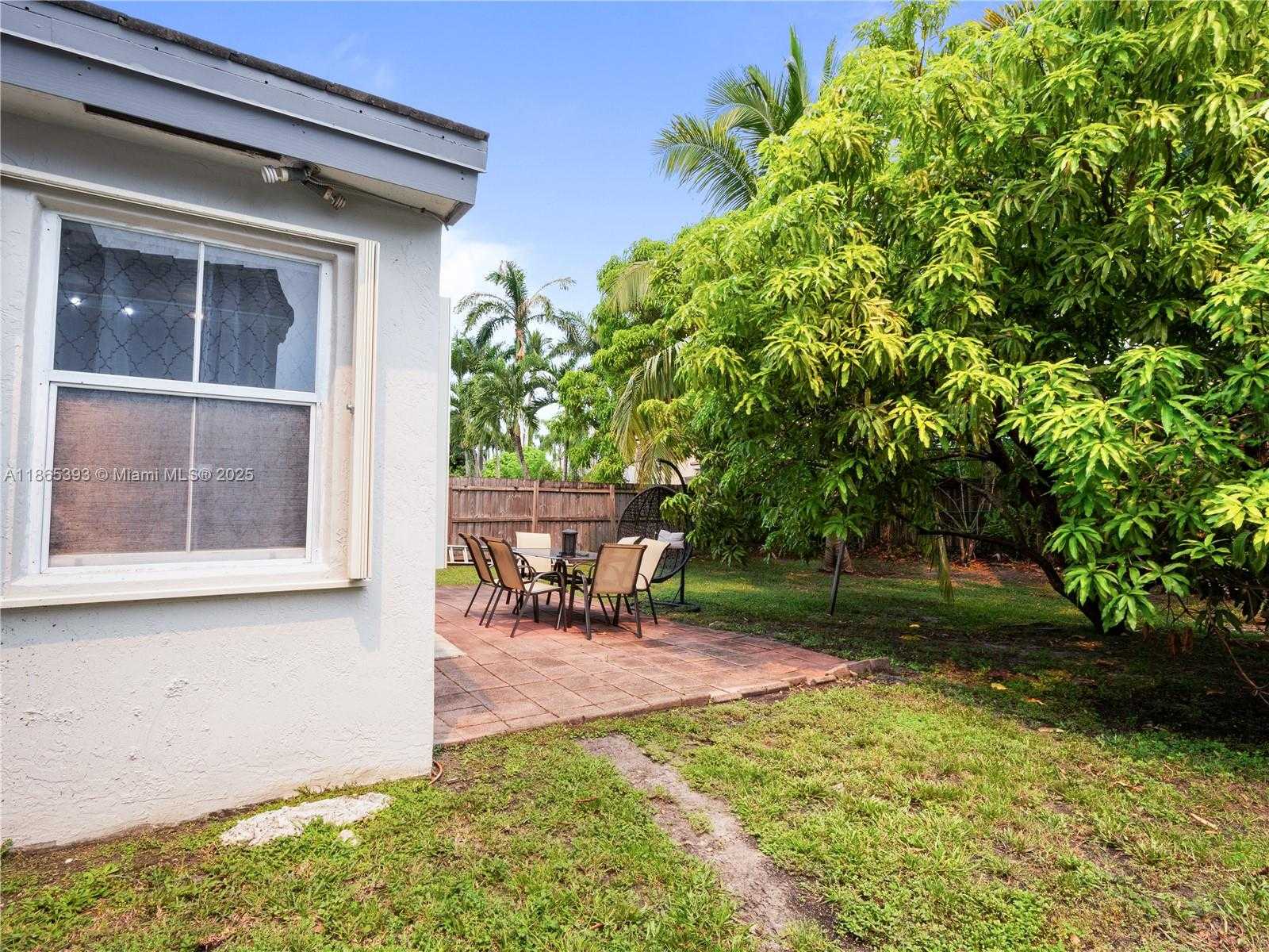 Small Image of 19253 NORTH WEST 22ND ST, Pembroke Pines Number 35