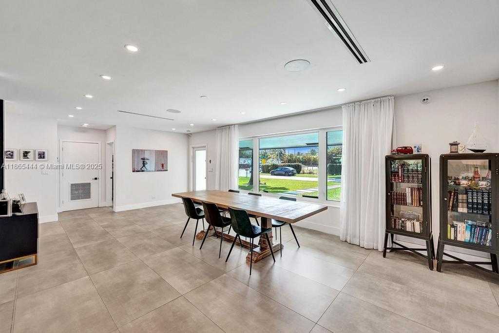 Small Image of 4660 SOUTH WEST 37TH AVE, Dania Beach Number 21