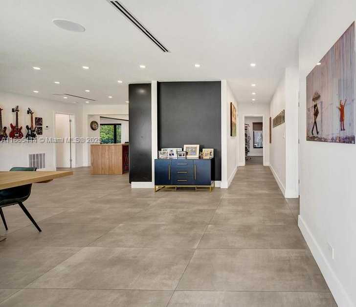 Small Image of 4660 SOUTH WEST 37TH AVE, Dania Beach Number 22