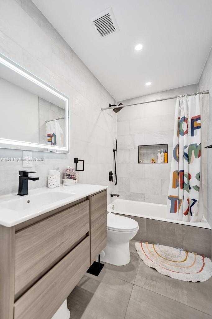 Small Image of 4660 SOUTH WEST 37TH AVE, Dania Beach Number 27
