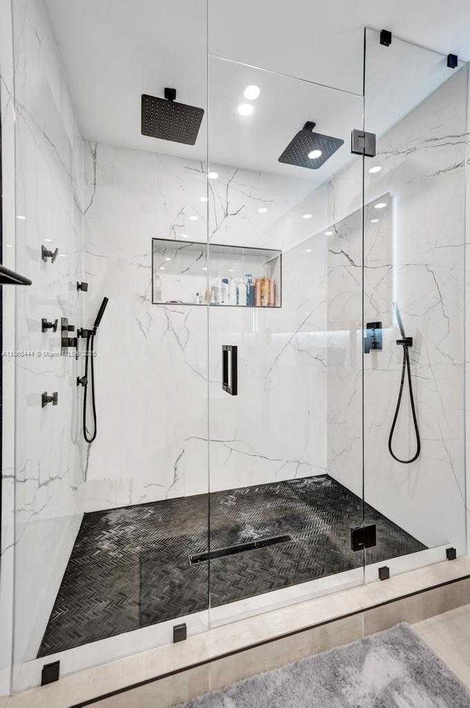 Small Image of 4660 SOUTH WEST 37TH AVE, Dania Beach Number 31