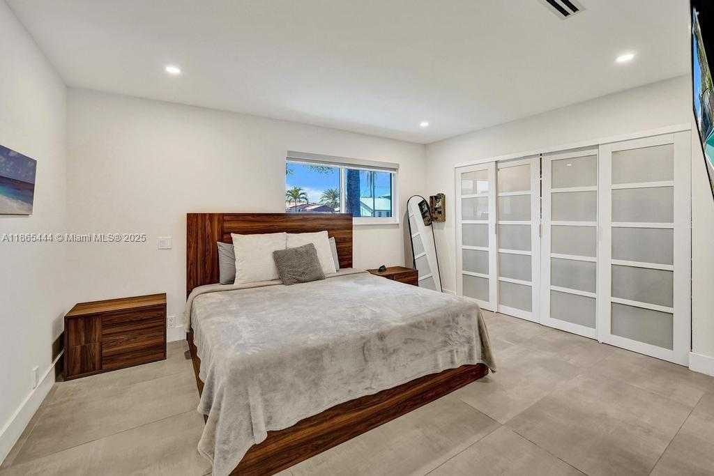 Small Image of 4660 SOUTH WEST 37TH AVE, Dania Beach Number 35