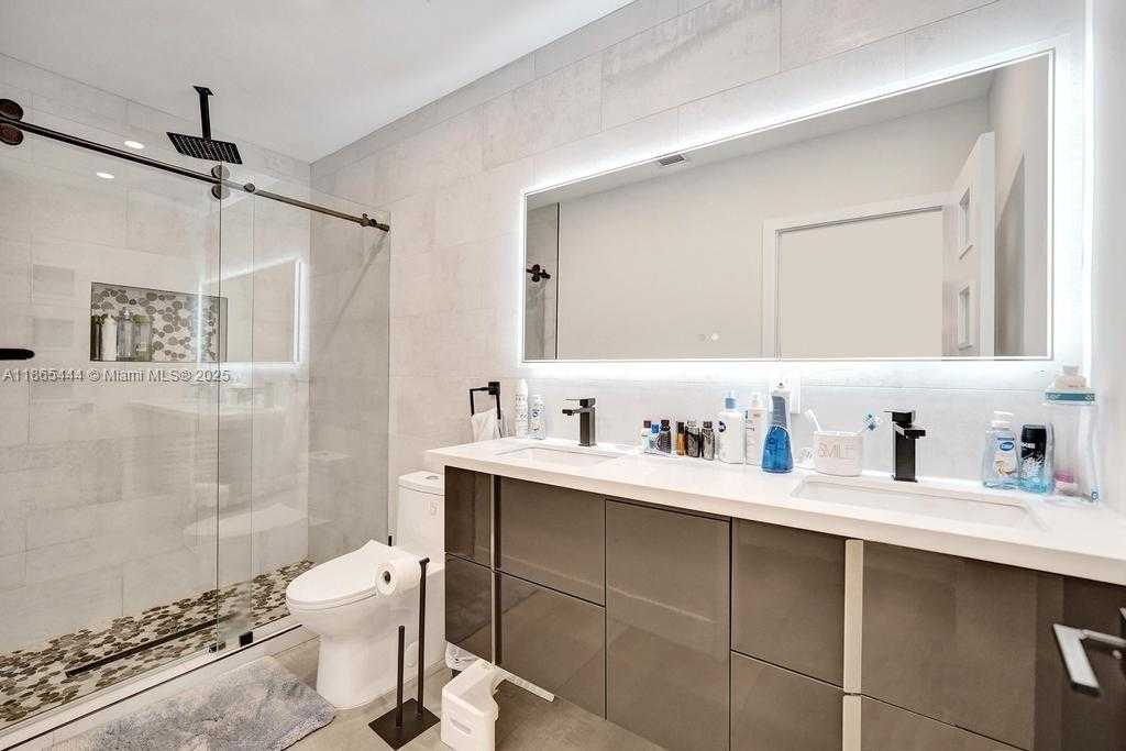 Small Image of 4660 SOUTH WEST 37TH AVE, Dania Beach Number 38